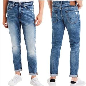 AE Blue Distressed Straight Dad Jeans 32/30